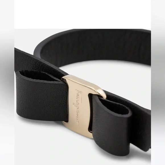 Authentic Salvatore Ferragamo Vara Bow Black Leather Bracelet - Picture 4 of 8